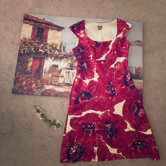 Ann Taylor Dresses & Skirts - Ann Taylor red floral dress size 6