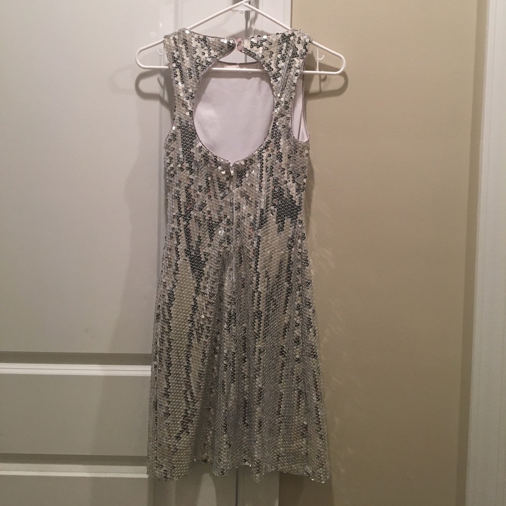 Cache Dress - Picture 2 of 3