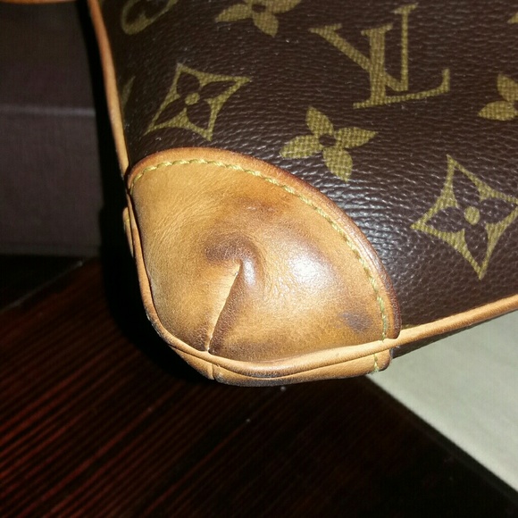 Louis Vuitton Monogram Canvas Sac Coussin GM Bag - Picture 3 of 8