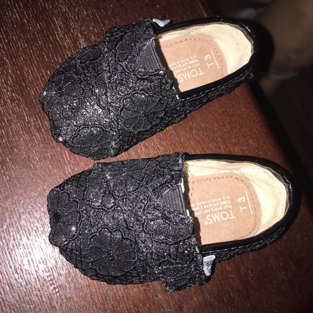 Tiny TOMS size 3