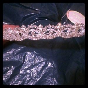 New bridal head piece