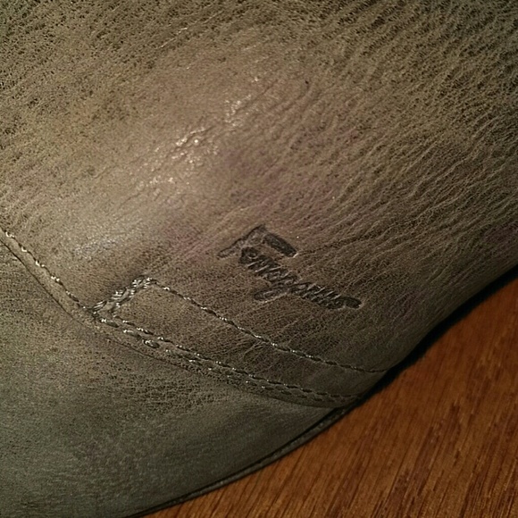 Gray dress shoes