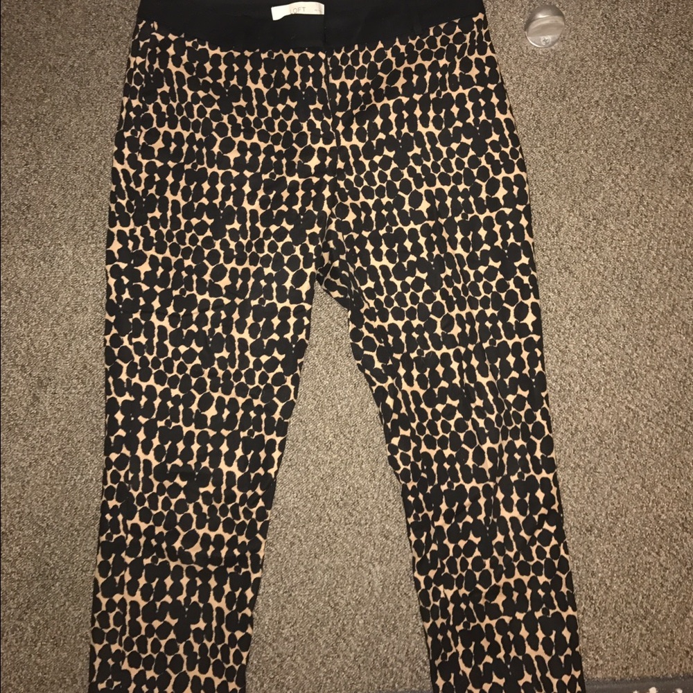 Perfect condition** almost cheetah print Capris - Picture 2 of 2