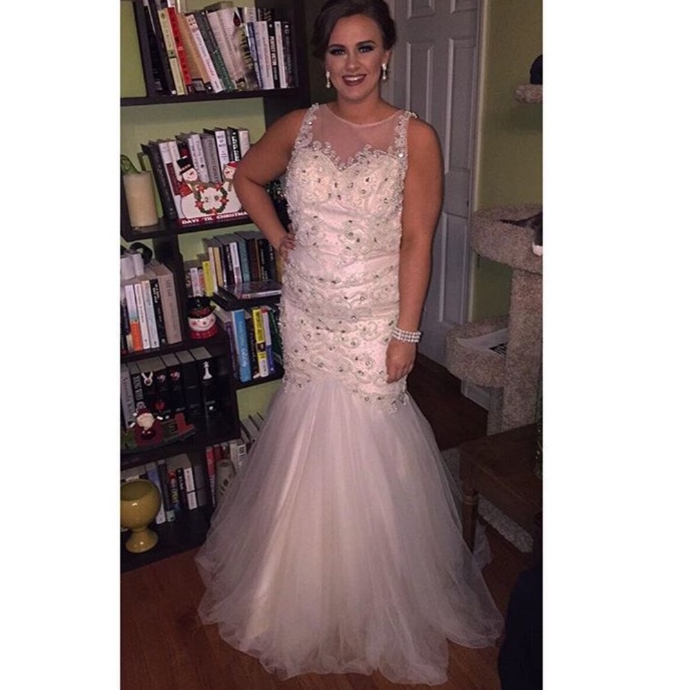 Sherri Hill prom dress.