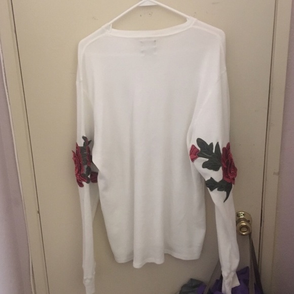 SOLD Furst of a kind thermal with rose embroidered - Picture 3 of 5