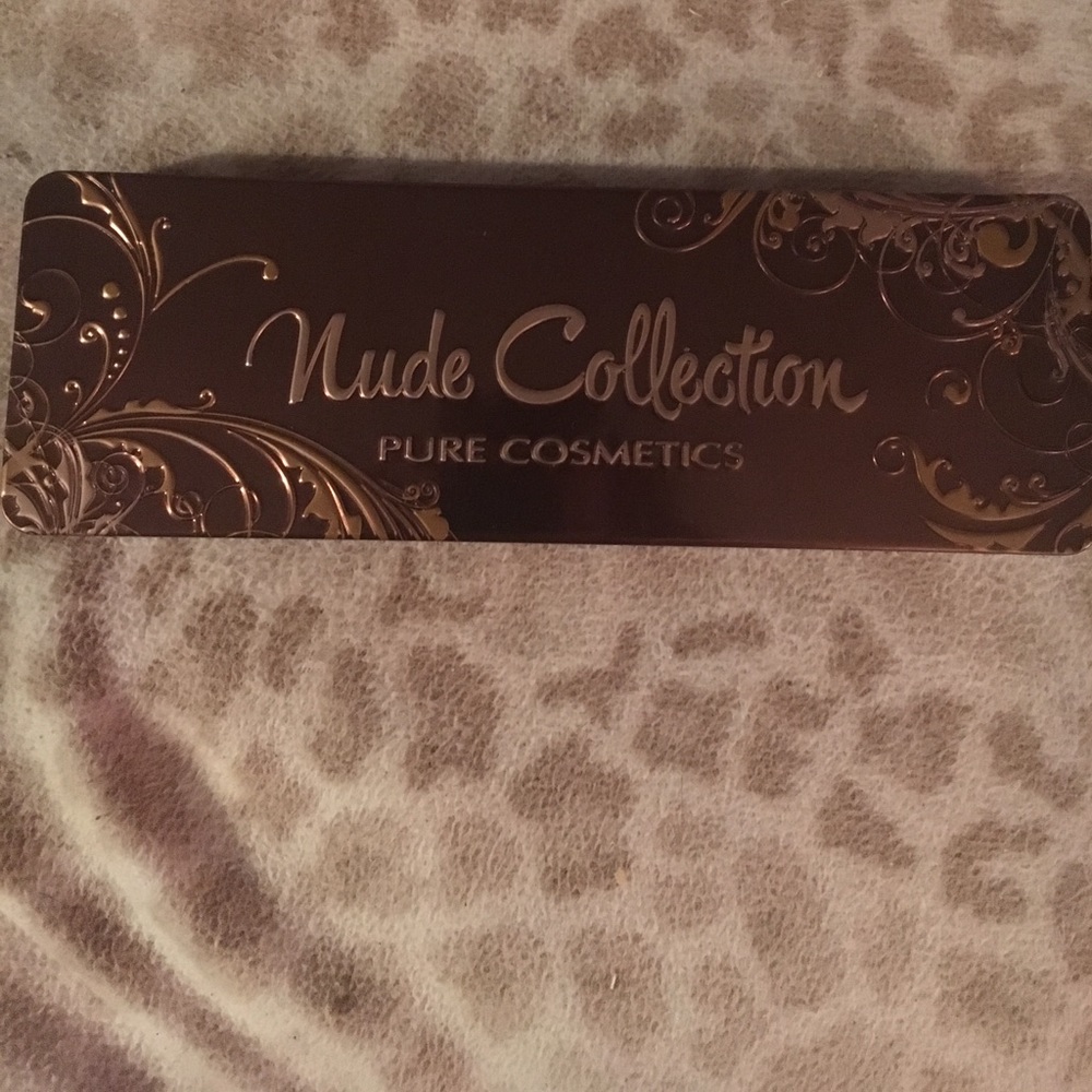 Nude Collection pure cosmetics eyeshadow palette!