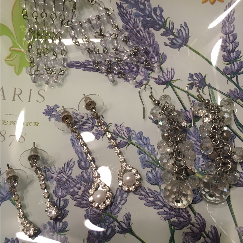 4 Pairs of Crystal Style Ear Rings!