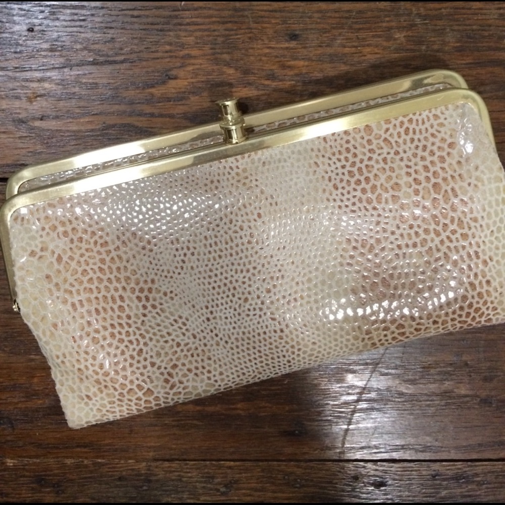 ✨ Hobo gold clutch ✨
