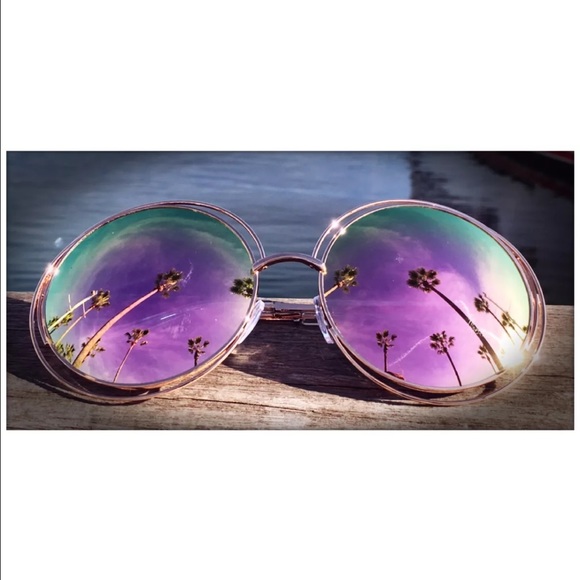 New✨ Gold Frame with Bright Pink Mirror Sunnies 💖 - Picture 5 of 5