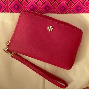 Tory Burch Robinson smart phone wristlet