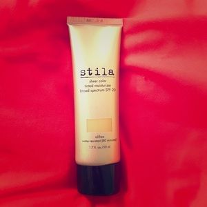 Stilla tinted moisturizer