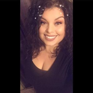 Meet your Posher, Cecilia