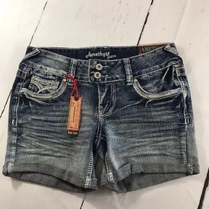 Amethyst jeans size 3 denim shorts low rise
