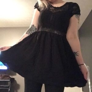 BLACK LACE DRESS