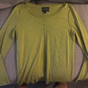 Light weight sweater