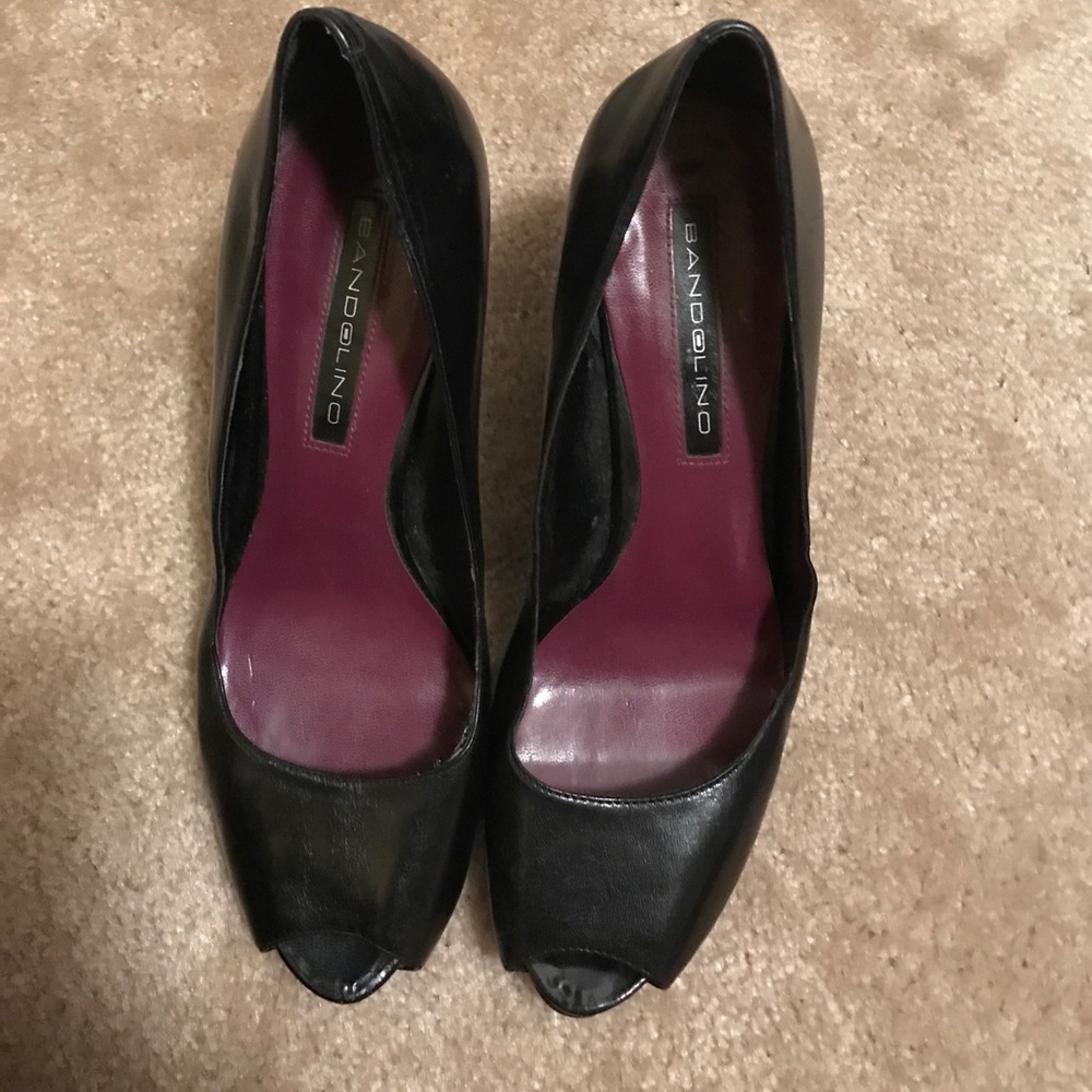 Bandolino peep toe pumps