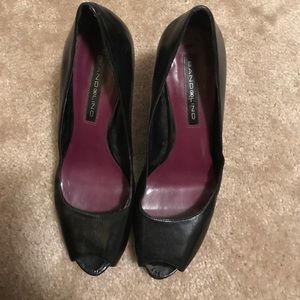 Bandolino peep toe pumps