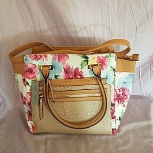 *SALE 20% OFF* Apt 9 Shoulder/Crossbody Bag