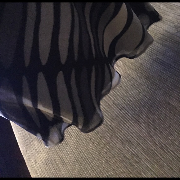 Sheer Silky Tie-Neck Sleeveless Blouse - Picture 6 of 6