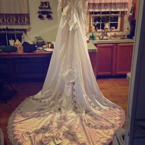 Beautiful vintage wedding dress