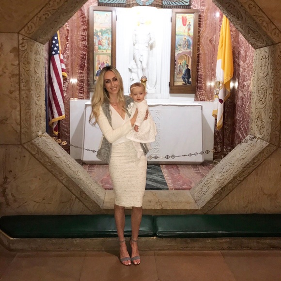 Hello beautiful Poshers!! - Picture 2 of 4