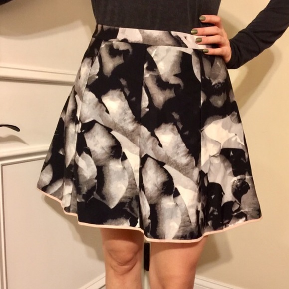 Mossimo Circle Skirt - Picture 3 of 4