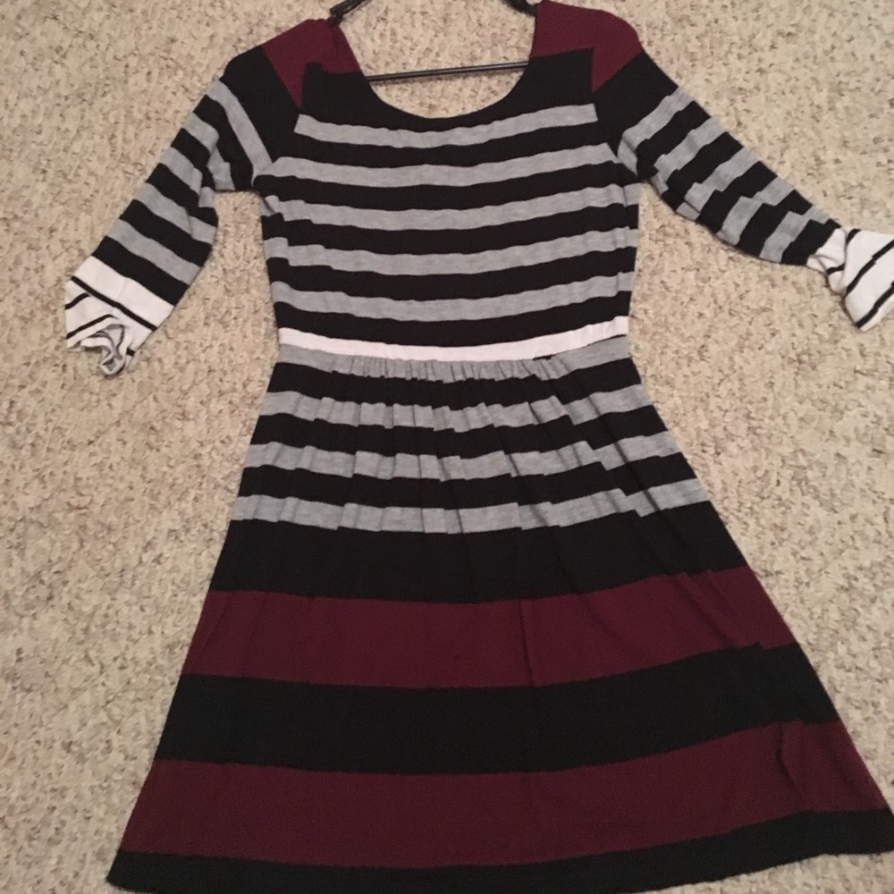 Striped quarter sleeve dress