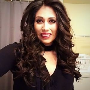 Meet your Posher, Estefania