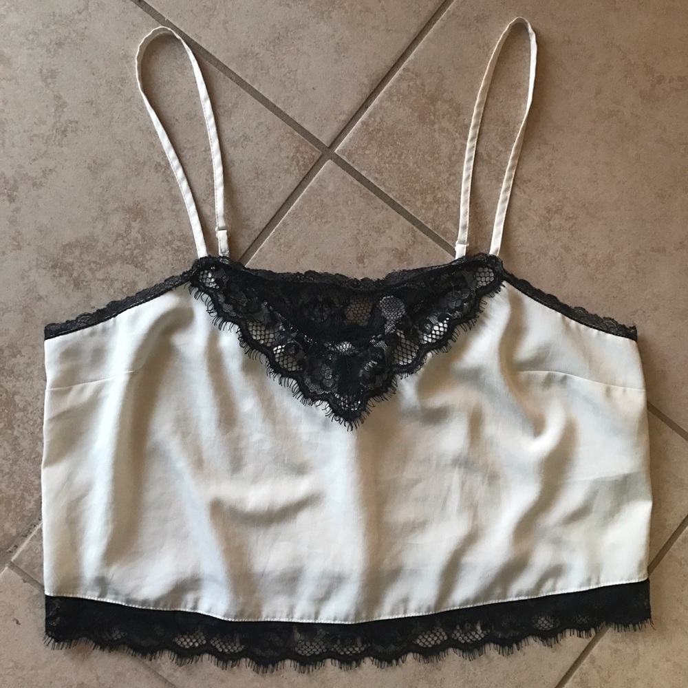 ‼️PRICE DROP‼️Spaghetti strap crop top