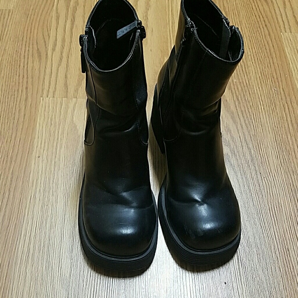 Black Boots