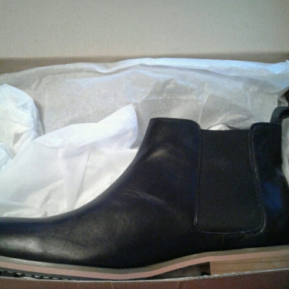 Boots - Picture 2 of 4
