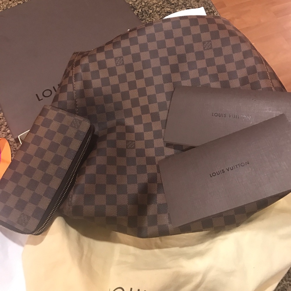 LOUIS VUITTON SET