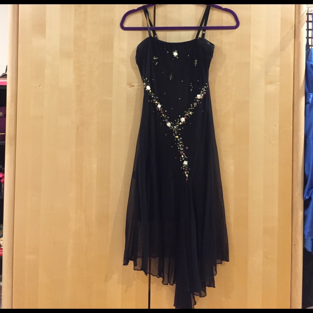 Detailed black asymmetrical evening dress