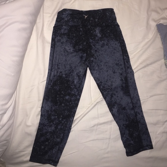 Old Navy space print crops - Picture 2 of 2