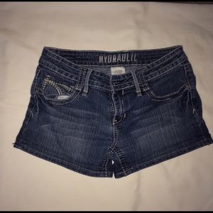 Hydraulic jean shorts