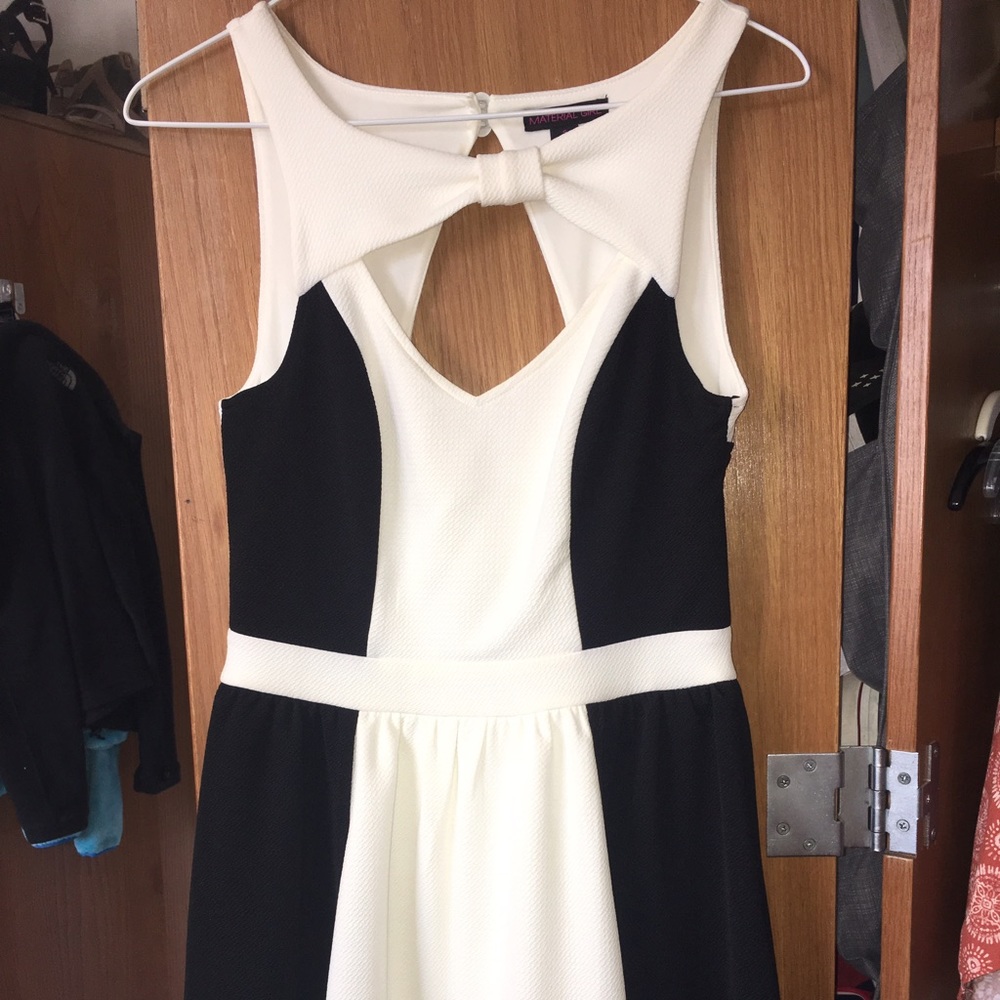 Sleeveless open front and back dress