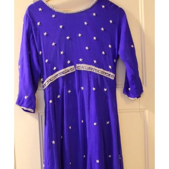 blue embroided hand work designer wear - Picture 3 of 6