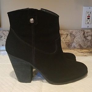 Vince Camuto Black suede booties