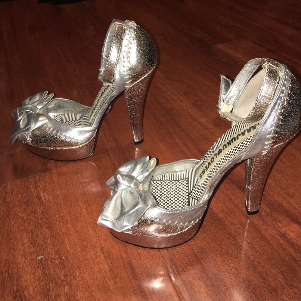 Harajuku Lovers Silver Platform Lolita Bow Heels
