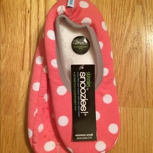 NEVER BEEN WORN - Pink w/ White Pokadot Slippers.