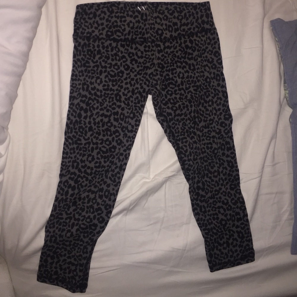 New York And Company Crops Leopard print