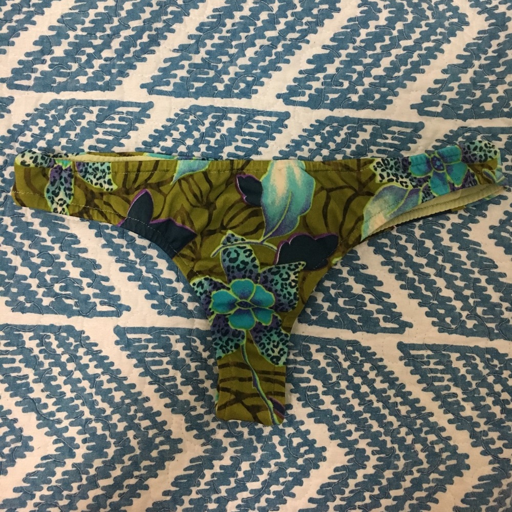 BRAZILIAN BIKINI BOTTOMS