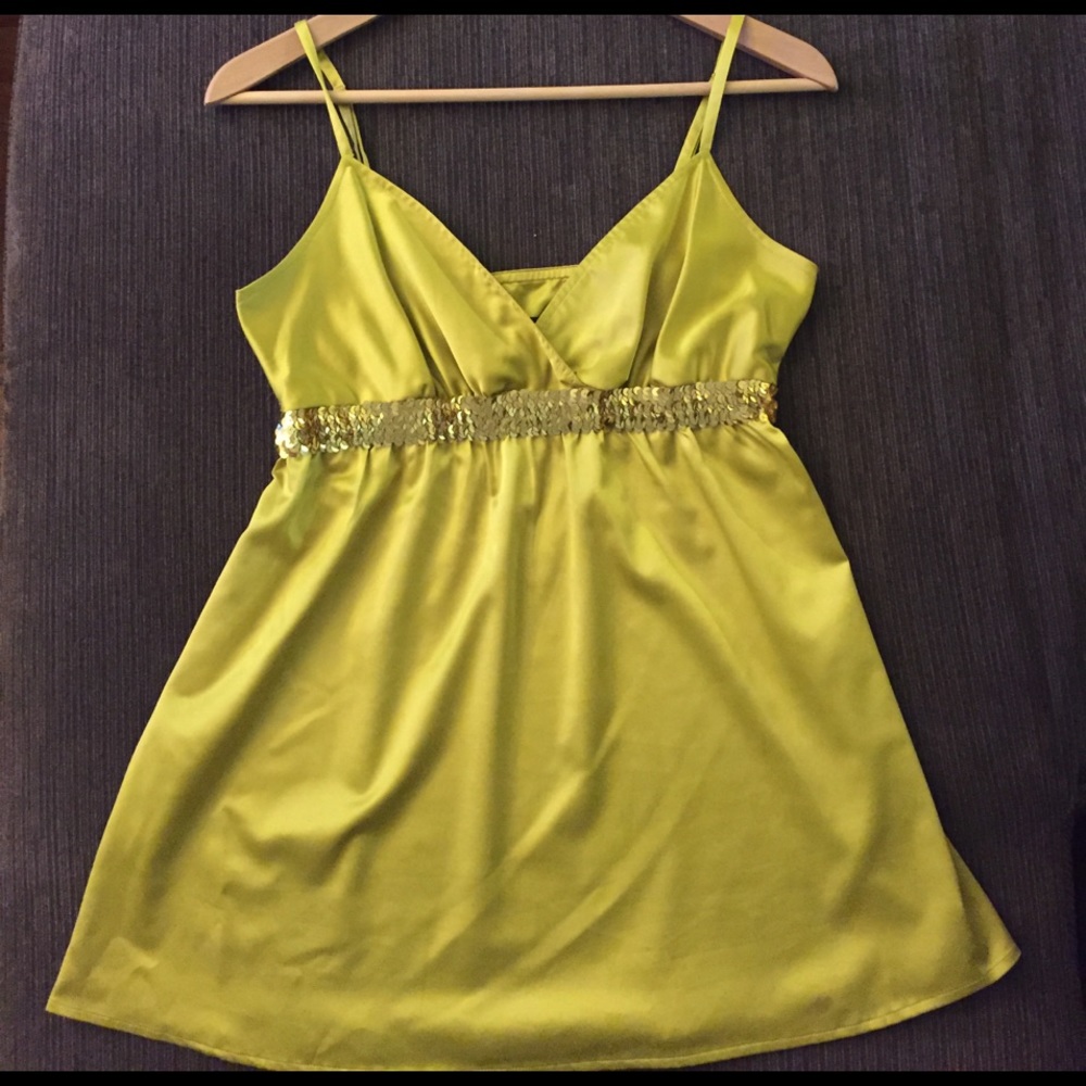 Silky Fabric V-neck Tank Top