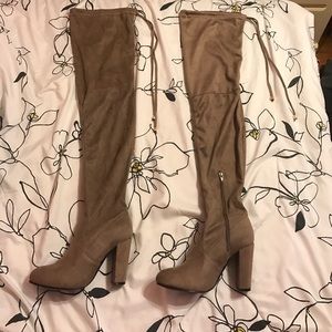 BRAND NEW Block Heel, Over The Knee, Suede Size:9
