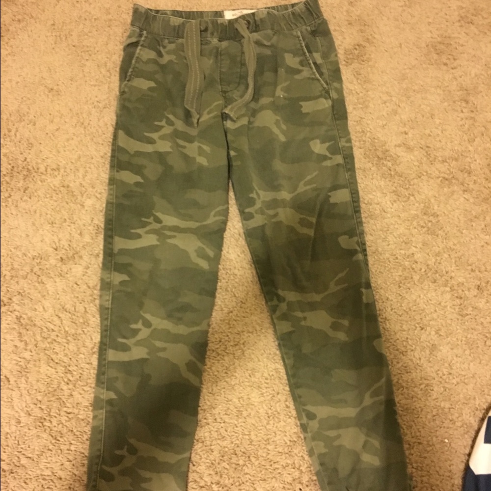 Camouflage hollister joggers size small