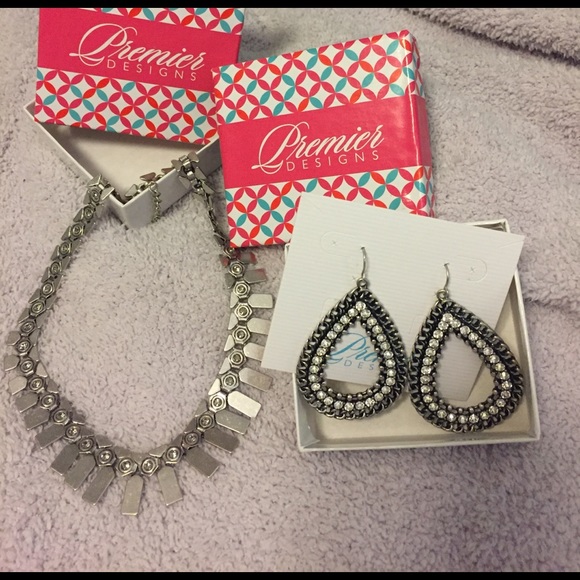 Jewelry -2 pieces - Picture 1 of 3