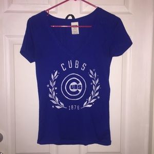 PINK Cubs V-neck