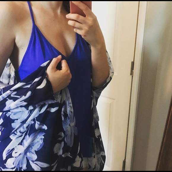 FINAL SALE  Floral Kimono - Picture 2 of 8