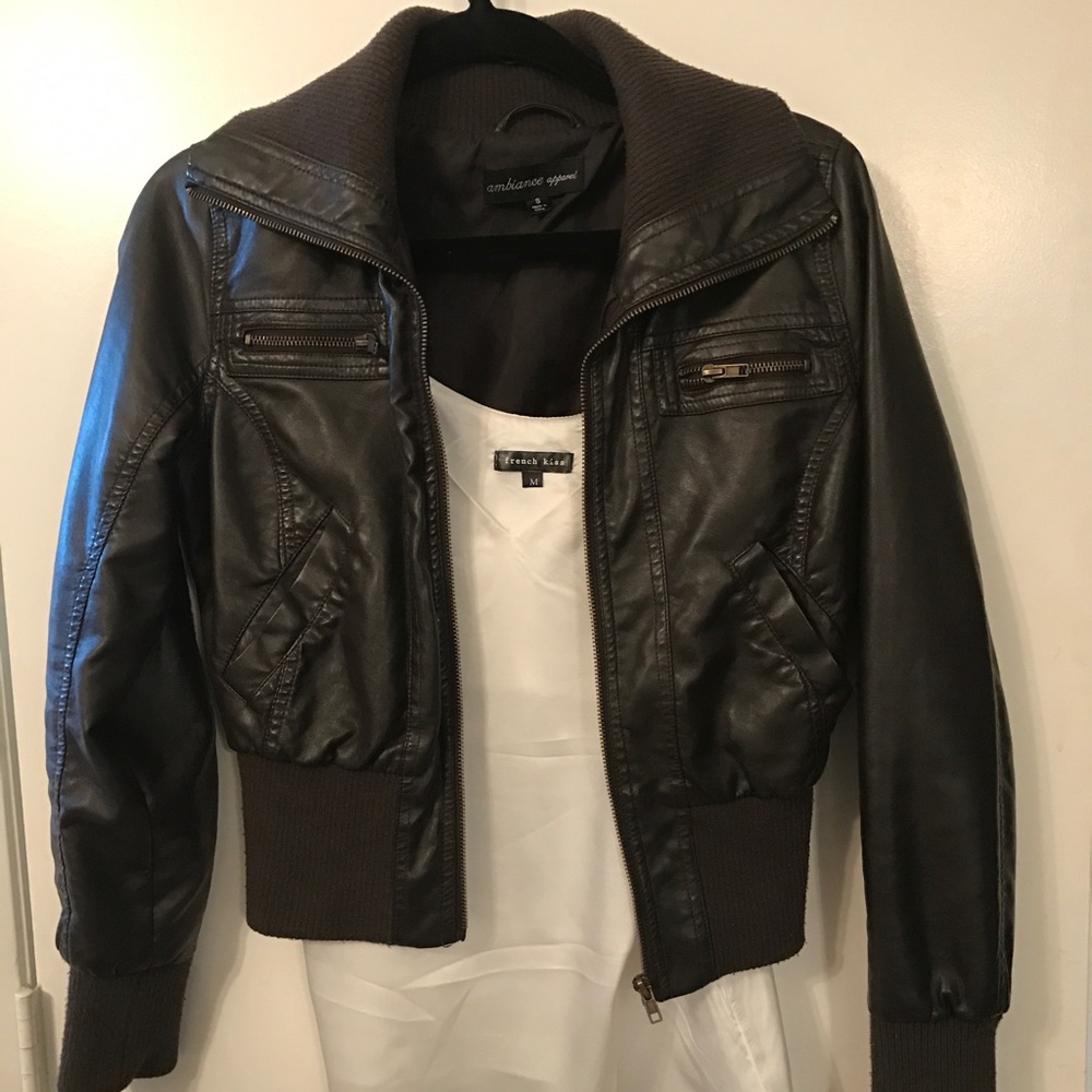 🦋Dark brown leather Bomber jacket 🦋