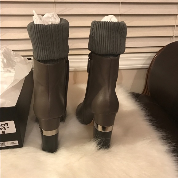 Authentic Chanel boots - Picture 2 of 5